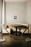 The Chicago Hotel Collection Ambassador Gold Coast