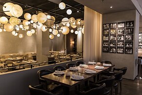 The Chicago Hotel Collection Ambassador Gold Coast