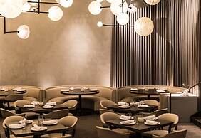 The Chicago Hotel Collection Ambassador Gold Coast