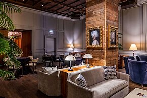 The Chicago Hotel Collection Ambassador Gold Coast