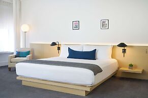 The Chicago Hotel Collection Ambassador Gold Coast