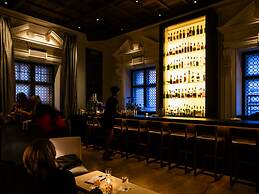 The Chicago Hotel Collection Ambassador Gold Coast