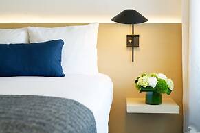 The Chicago Hotel Collection Ambassador Gold Coast