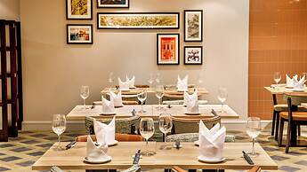 Crowne Plaza Manchester Airport by IHG