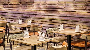 Crowne Plaza Manchester Airport by IHG