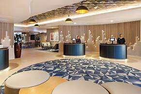 Crowne Plaza Manchester Airport by IHG