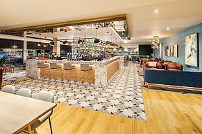 Crowne Plaza Manchester Airport by IHG