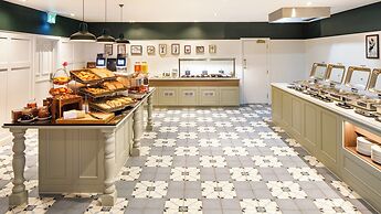 Crowne Plaza Manchester Airport by IHG