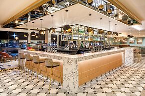 Crowne Plaza Manchester Airport by IHG