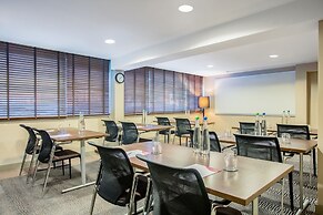 Crowne Plaza Manchester Airport by IHG