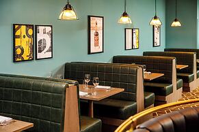 Crowne Plaza Manchester Airport by IHG