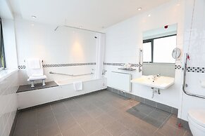 Crowne Plaza Manchester Airport by IHG