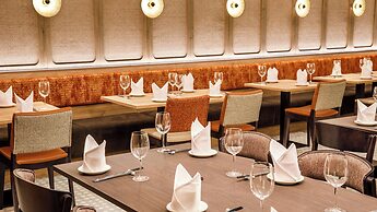 Crowne Plaza Manchester Airport by IHG