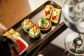 Crowne Plaza Manchester Airport by IHG