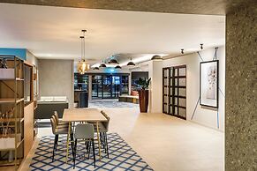 Crowne Plaza Manchester Airport by IHG