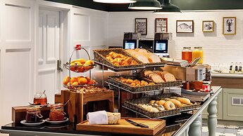 Crowne Plaza Manchester Airport by IHG