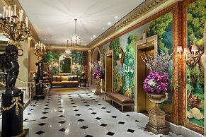 Hotel Plaza Athenee