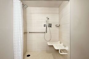 Embassy Suites by Hilton Indianapolis Downtown