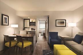 Embassy Suites by Hilton Indianapolis Downtown