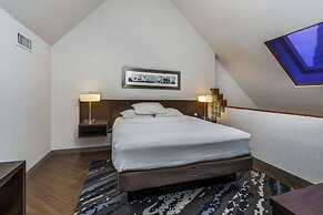 Embassy Suites by Hilton Indianapolis Downtown