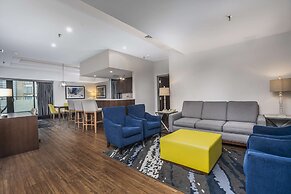 Embassy Suites by Hilton Indianapolis Downtown