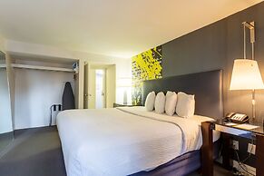 Comfort Inn & Suites Baltimore Inner Harbor