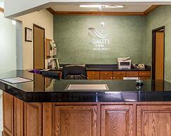 Quality Inn at Collins Road - Cedar Rapids