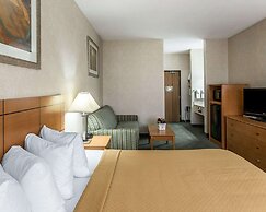Quality Inn at Collins Road - Cedar Rapids