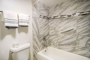 OYO Hotel Hutchinson KS West 4th Ave