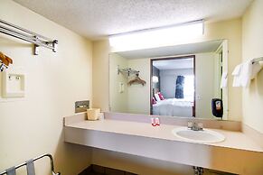 OYO Hotel Hutchinson KS West 4th Ave