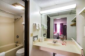 OYO Hotel Hutchinson KS West 4th Ave