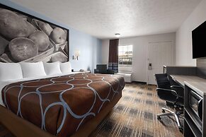Super 8 by Wyndham Covington