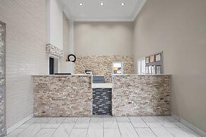 Super 8 by Wyndham Covington