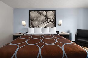Super 8 by Wyndham Covington