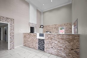 Super 8 by Wyndham Covington