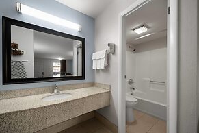 Super 8 by Wyndham Covington