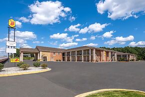 Super 8 by Wyndham Covington