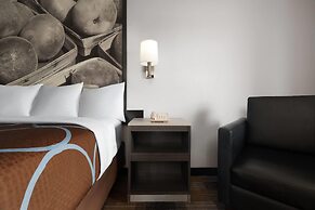 Super 8 by Wyndham Covington