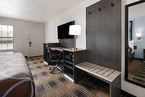 Super 8 by Wyndham Covington