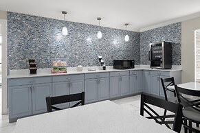Super 8 by Wyndham Covington