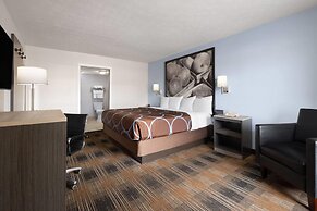 Super 8 by Wyndham Covington