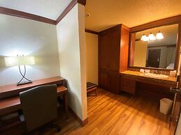 Best Western Plus Greenwell Inn