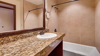 Best Western Plus Greenwell Inn