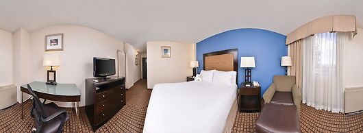 Ramada Plaza by Wyndham Sheridan Hotel & Convention Center