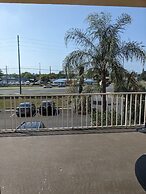 Days Inn & Suites by Wyndham Port Richey