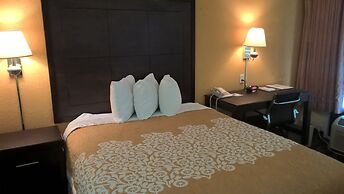 Days Inn & Suites by Wyndham Port Richey