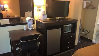 Days Inn & Suites by Wyndham Port Richey