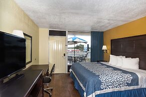 Days Inn & Suites by Wyndham Port Richey
