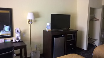 Days Inn & Suites by Wyndham Port Richey
