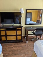 Days Inn & Suites by Wyndham Port Richey